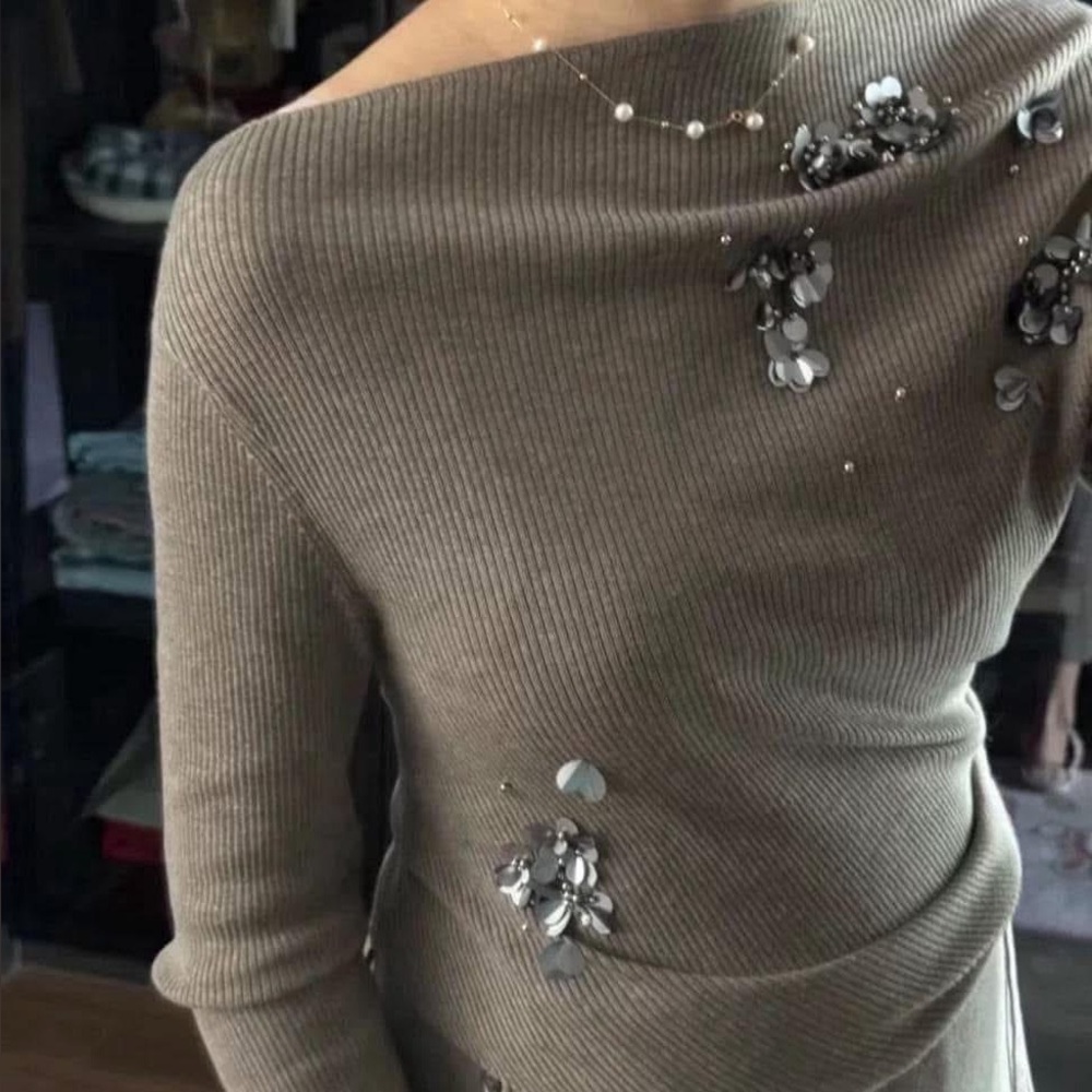 Luxurious matching 2 piece knit sweater top & skirt embellished SET - Picture 11 of 14